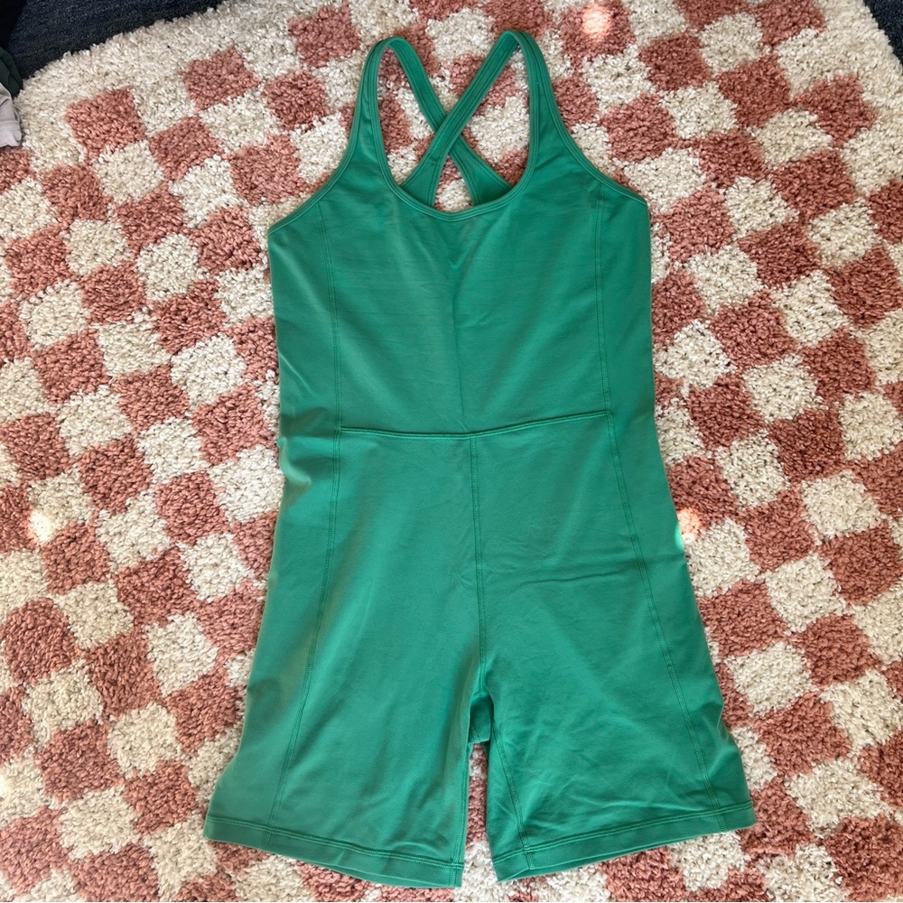 Aritzia surge romper